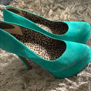 Jessica Simpson heels